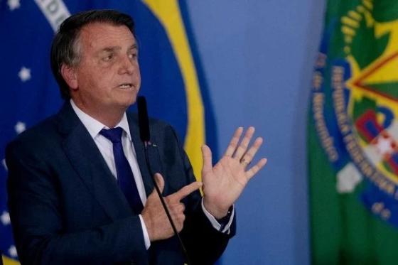 Bolsonaro sanciona lei que transfere royalties de petróleo direto a municípios