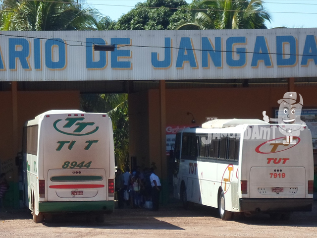 Ônibus da Tut na Rodoviária de Jangada
