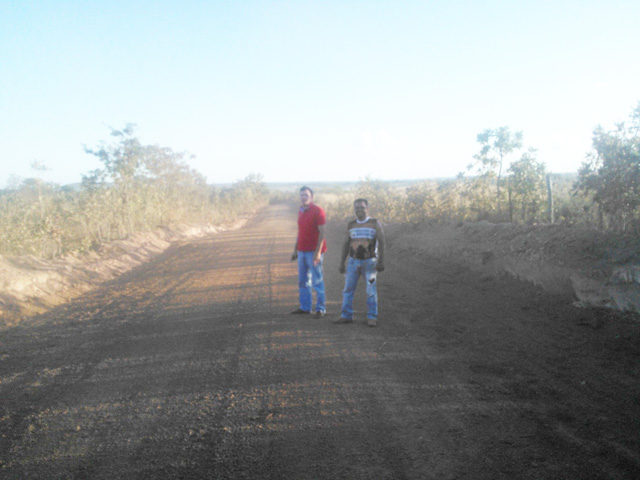 Vereador BH e prefeito Gauchinho, vistoriando recuperação de estradas da zona rural de Jangada