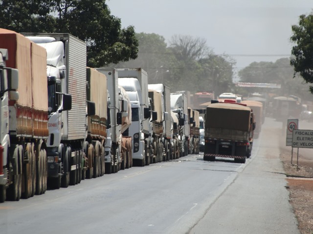 O trânsito ficou lento e causou congestionamento